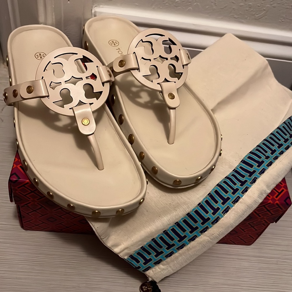 TORY BURCH MILLER CLOUD COIN SANDALS, COMES W/ BOX